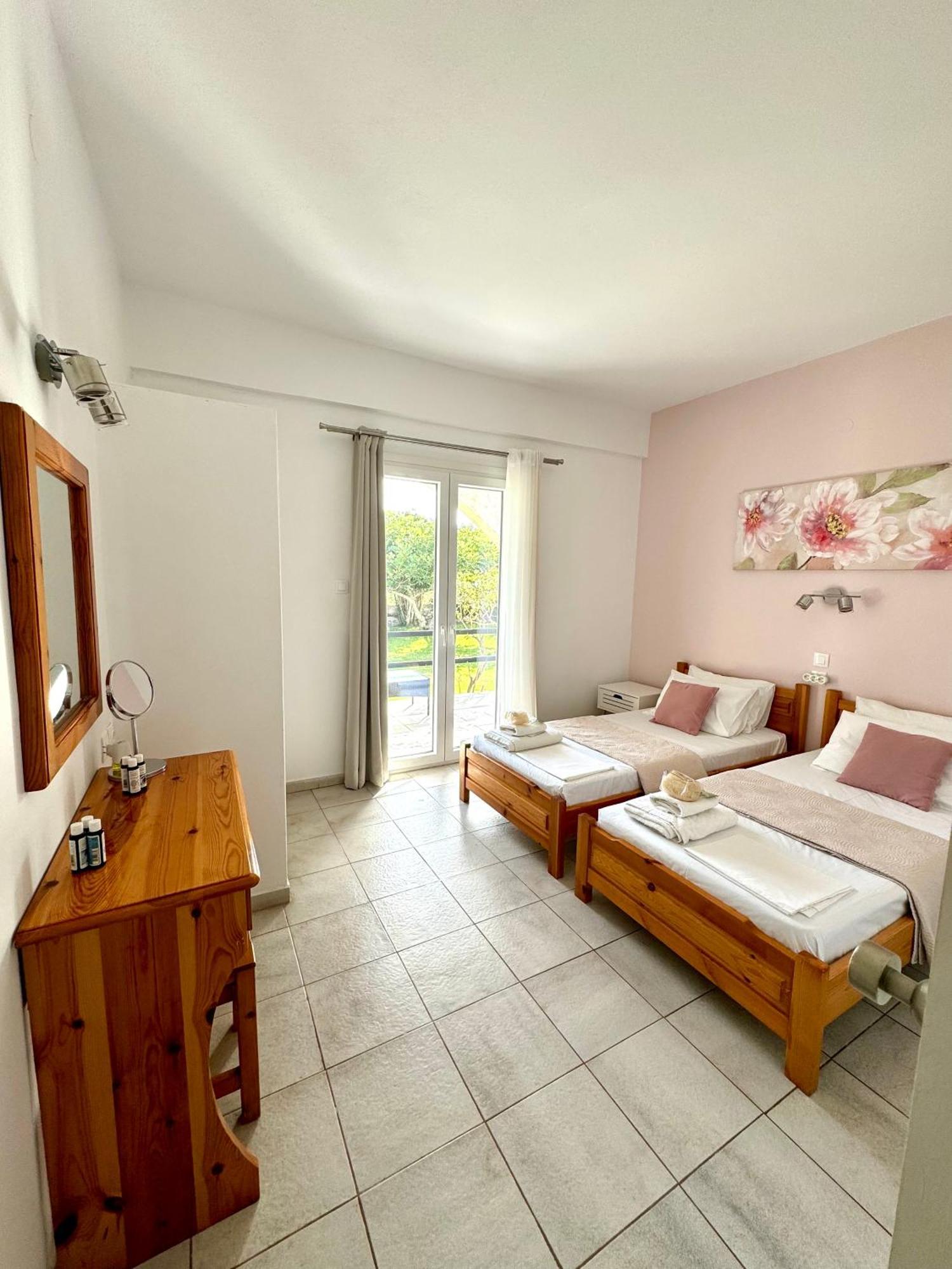 Sungate Villas Almiros Beach Екстериор снимка